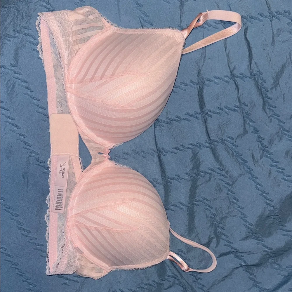 NWOT Victoria’s secret bra bundle - Picture 3 of 5